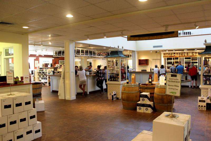 Shelton-Vineyards-store