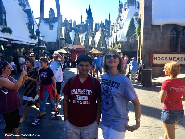 AM-and-Connor-in-Hogsmeade-